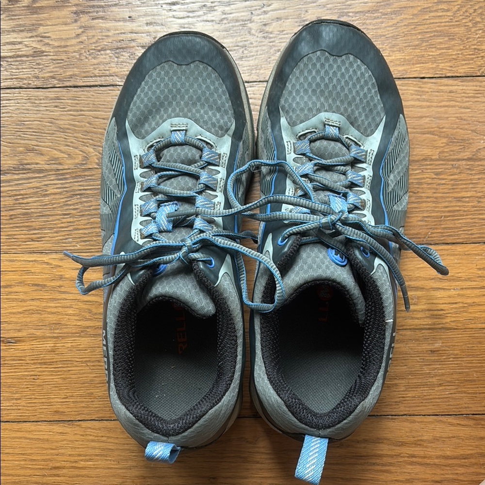 Merrell Siren Edge Hiking sneakers/shoes. Gray and blue, women’s size 8.